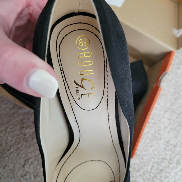 Rouge Helium Pumps - Picture 5 of 5